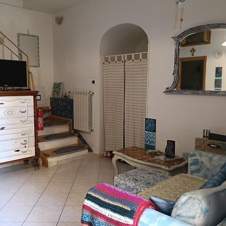 Little Art House Appartement Gaeta Buitenkant foto